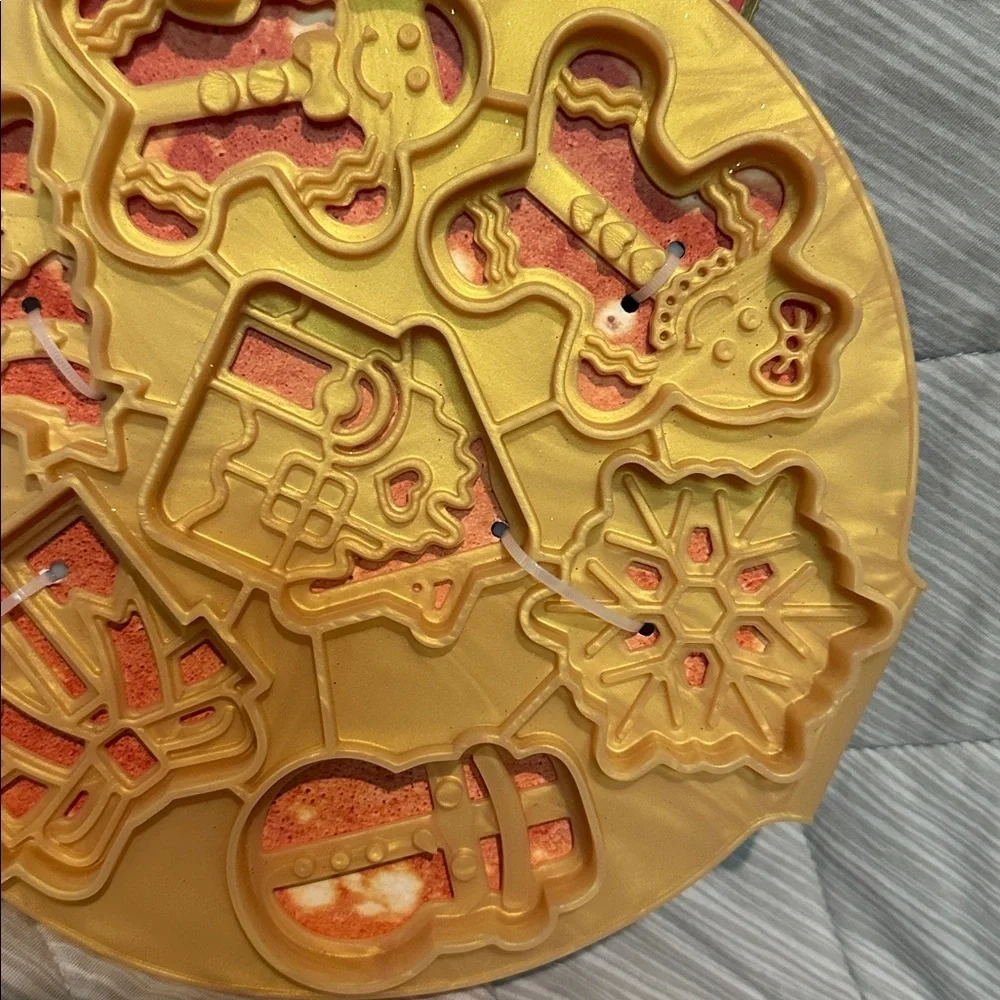 CWC Gold Christmas Gingerbread snowman Snowflake Silicone Pancake Mold NWT